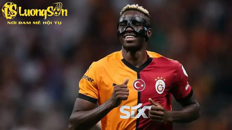 Osimhen Sẵn Sàng Gia Nhập MU và Liverpool: Tin Chuyển Nhượng Mới Nhất 2 Victor Osimhen bùng nổ trong màu áo Galatasaray (Ảnh: Football Italia)