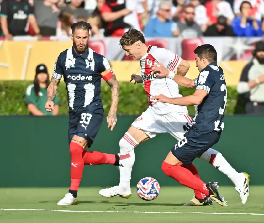 Nhận định Inter Milan vs River Plate: Quyết chiến ngôi đầu | Luong Son TV 3 River Plate (giữa) chứng minh mình là đội bóng không dễ bắt nạt tại FIFA Club World Cup 2025.