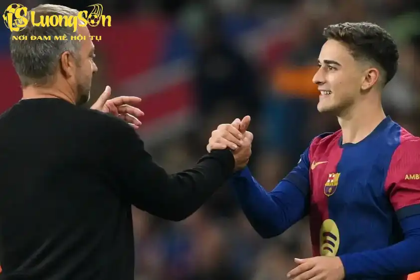 Gavi khẳng định tương lai tại Barcelona, từ chối PSG 2 Gavi tin tưởng vào tương lai đội bóng (Ảnh: GOAL)