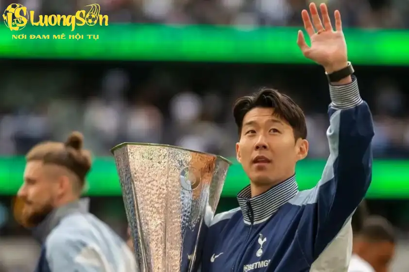 Tottenham cân nhắc bán đội trưởng Son Heung-min 2 Son Heung-Min có thể rời Tottenham (Ảnh: The Mirror).