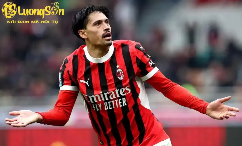 Man City chiêu mộ Tijjani Reijnders từ AC Milan 2025 3 Tijjani Reijnders có mẹ là người Indonesia (Ảnh: GOAL).